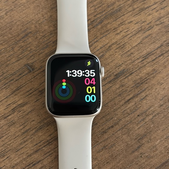 Apple Watch SE - Picture 3 of 4